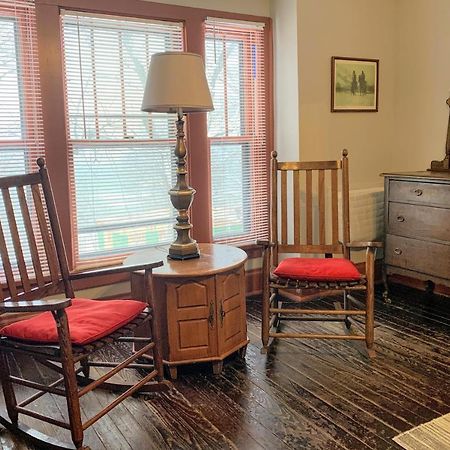 Lakeside Inn エクステリア 写真