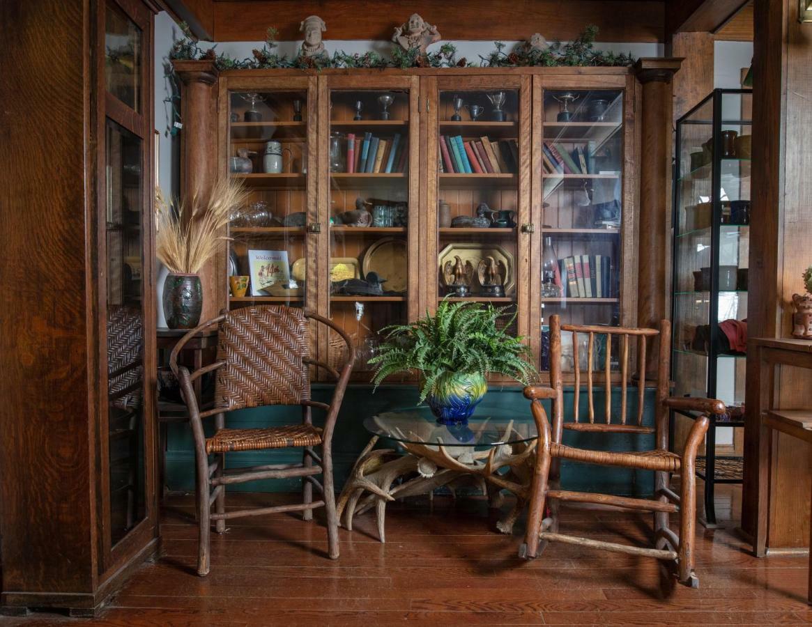 Lakeside Inn エクステリア 写真