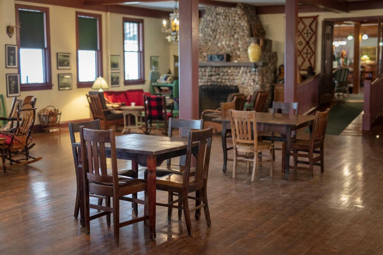 Lakeside Inn エクステリア 写真