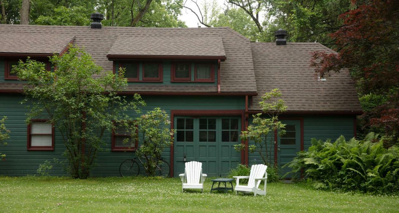 Lakeside Inn エクステリア 写真